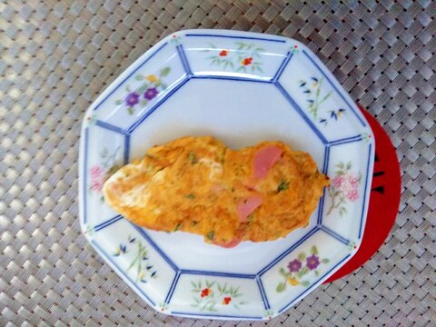 素朴♩魚肉ソーセージのオムレツ